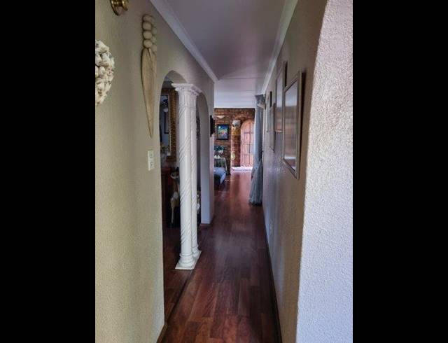 4 BEDROOM HOUSE FOR SALE IN PETERSFIELD